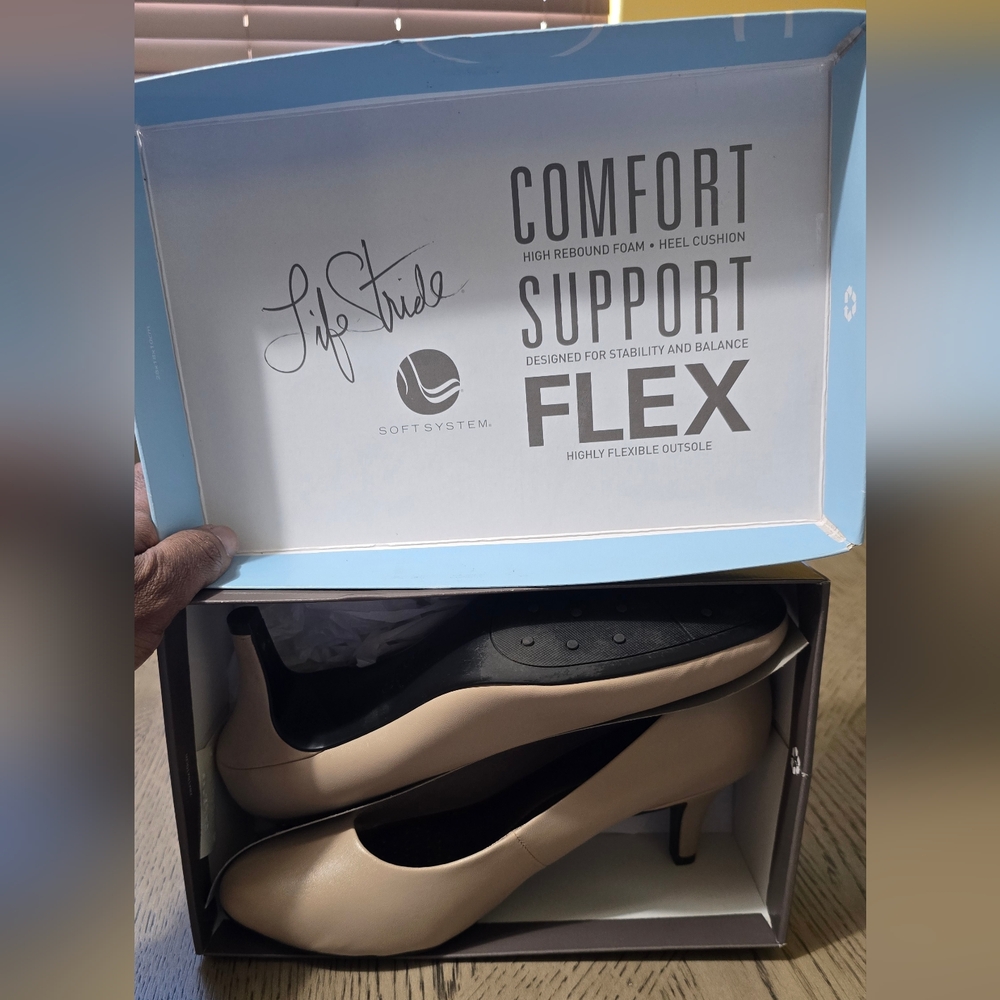 EUC!! Life Stride Women's Tan Pumps Size 12WW